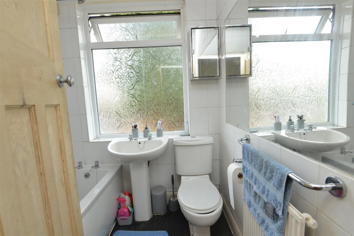 New Cheltenham Road, Kingswood BS15 1TJ