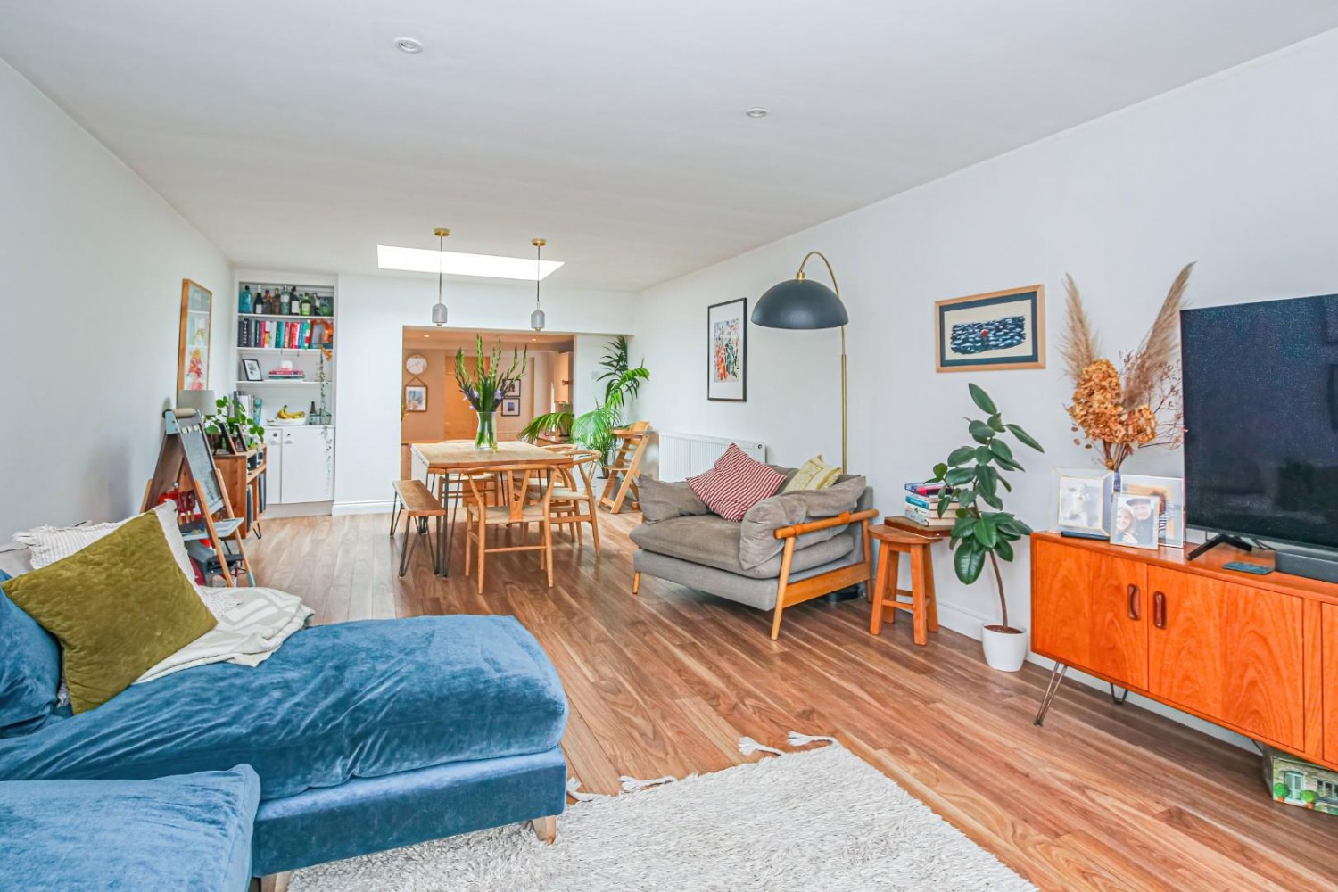 3 bedroom House to let in New Road, Leighton Buzzard