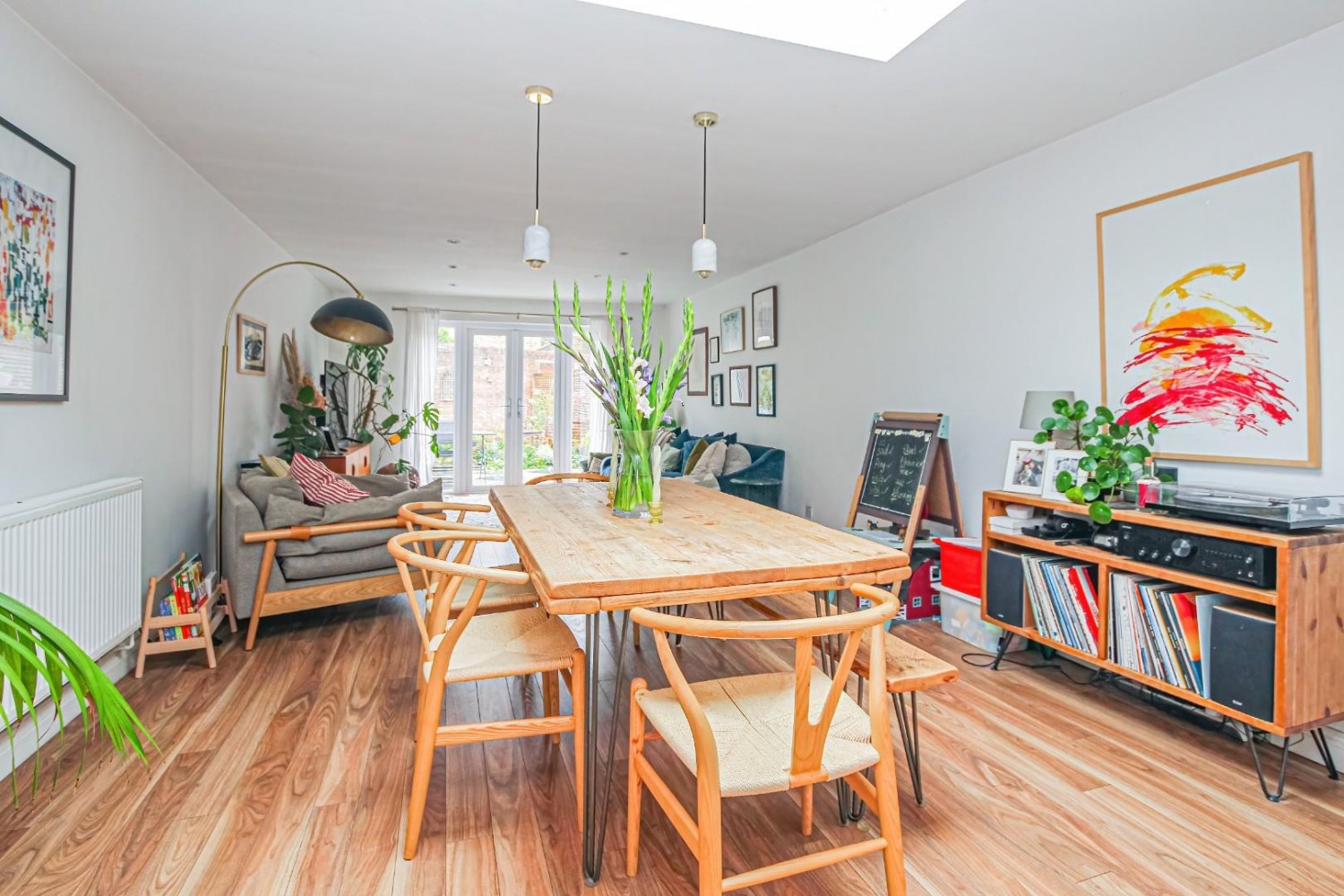 3 bedroom House to let in New Road, Leighton Buzzard