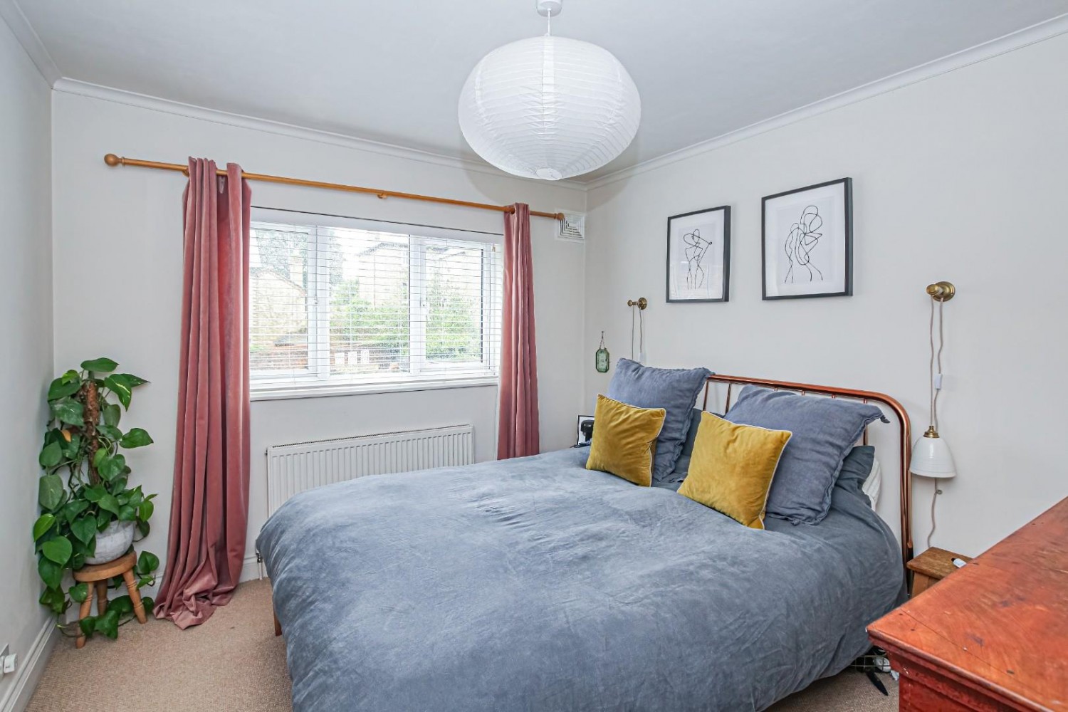 3 bedroom House to let in New Road, Leighton Buzzard