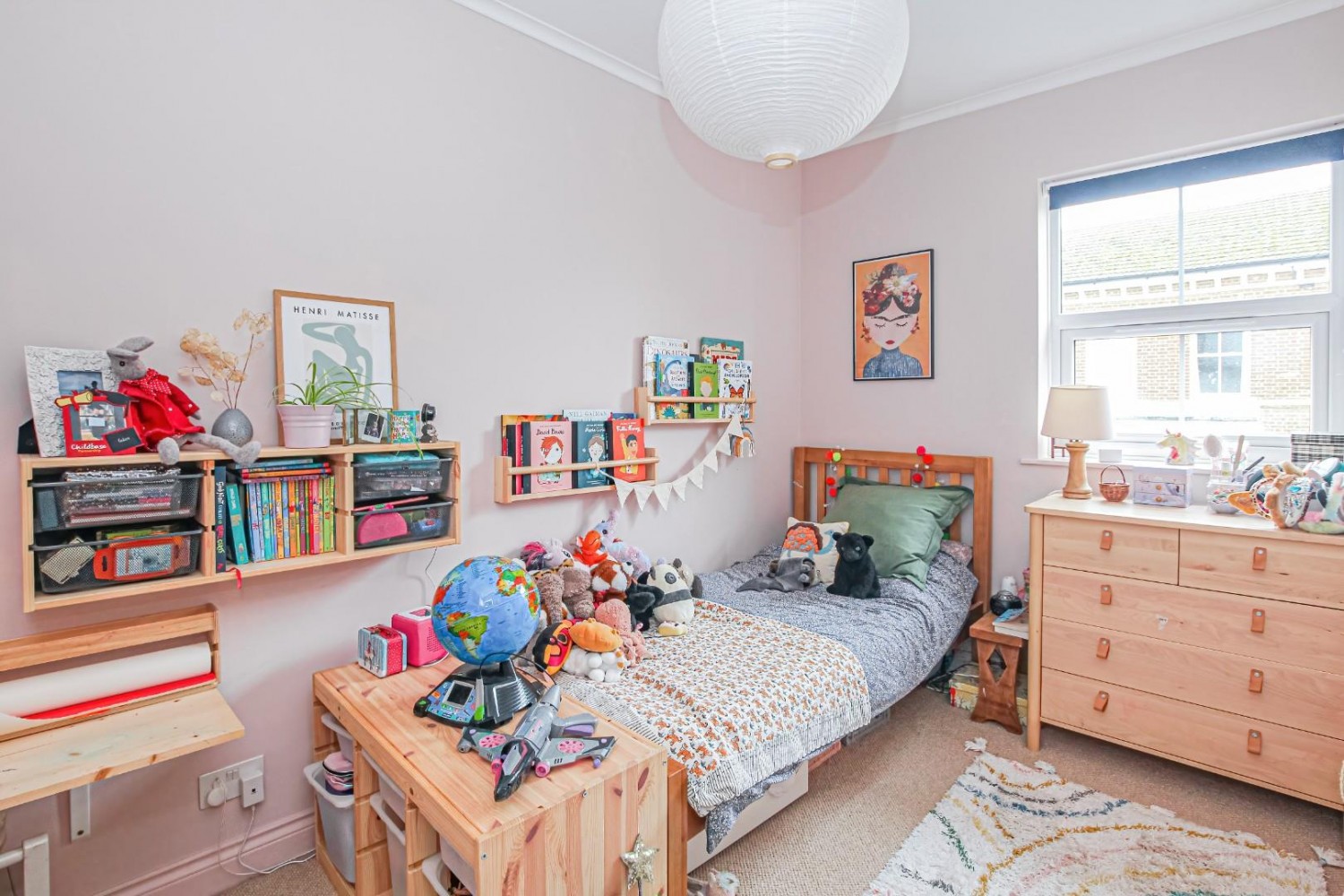3 bedroom House to let in New Road, Leighton Buzzard