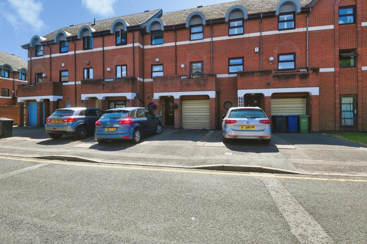 Alexandra Mews, Tamworth