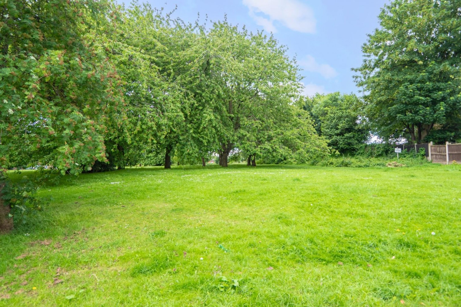 2 bedroom House to let in Bellmount Green, Leeds