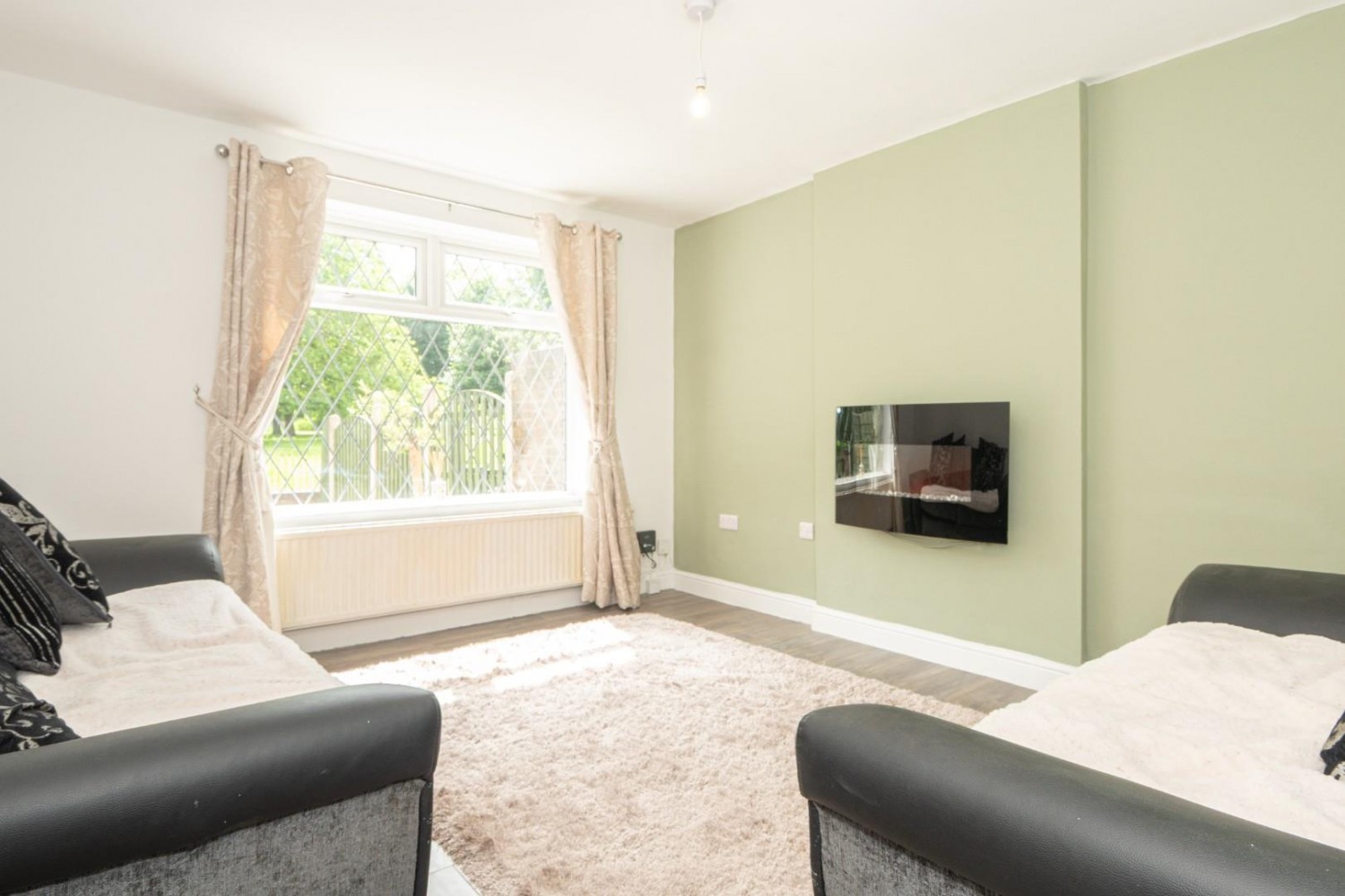 2 bedroom House to let in Bellmount Green, Leeds