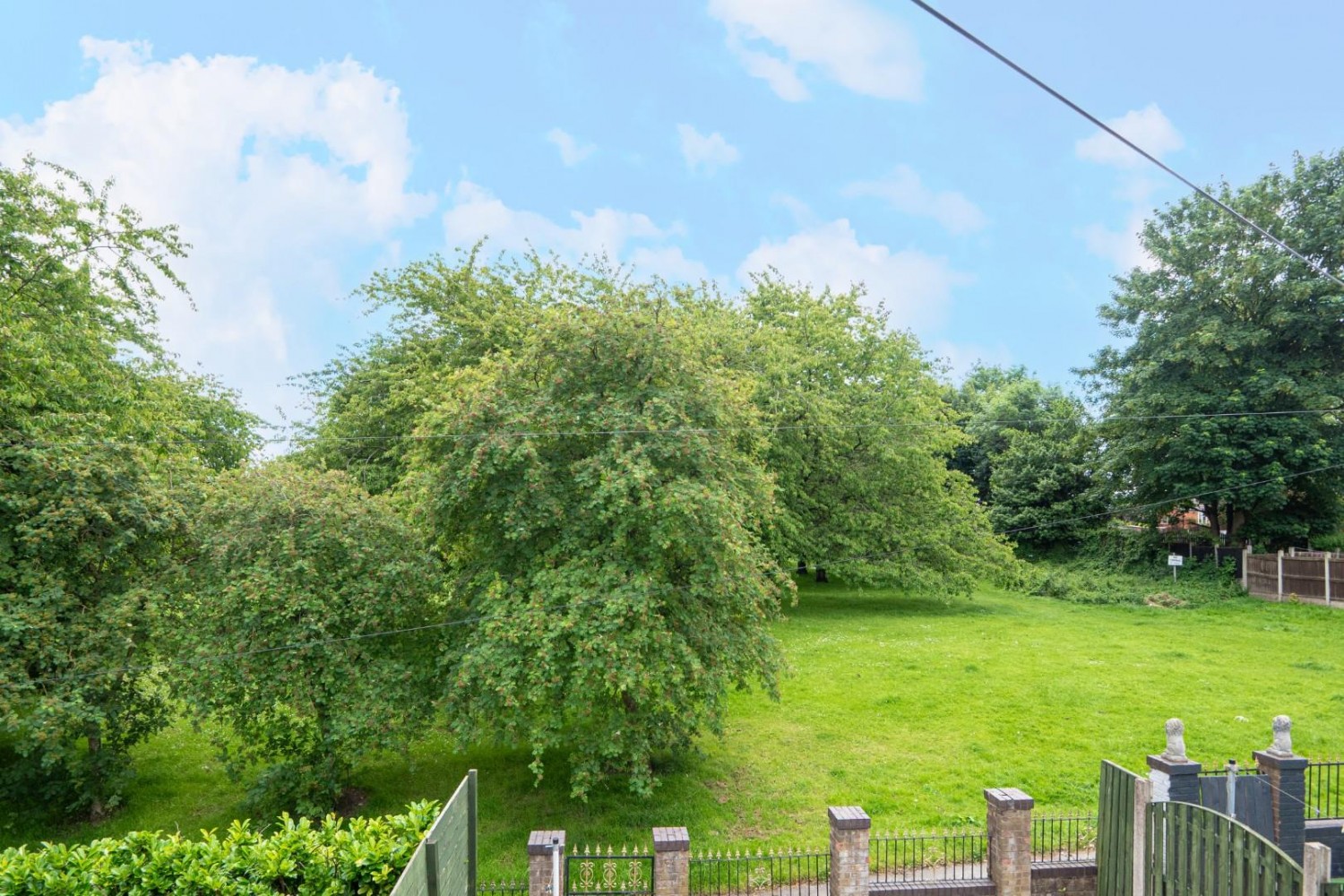 2 bedroom House to let in Bellmount Green, Leeds