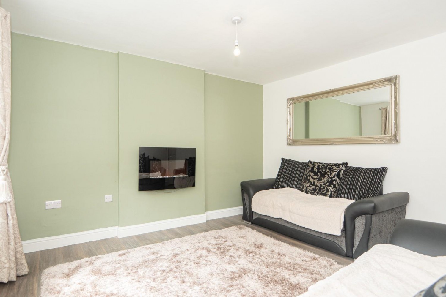 2 bedroom House to let in Bellmount Green, Leeds