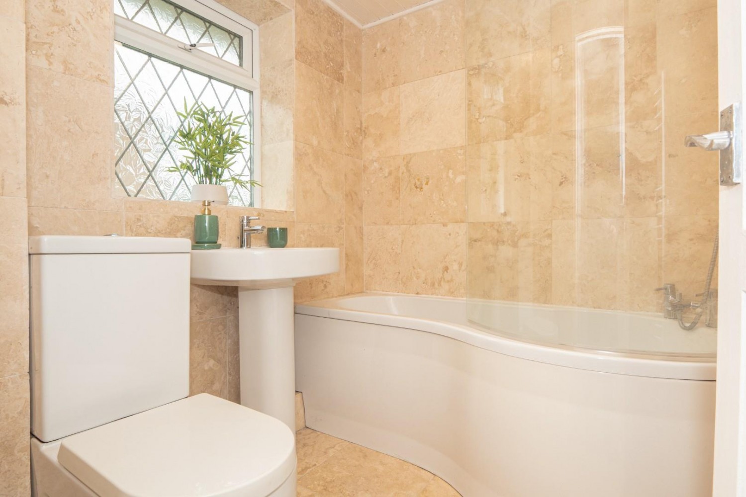 2 bedroom House to let in Bellmount Green, Leeds