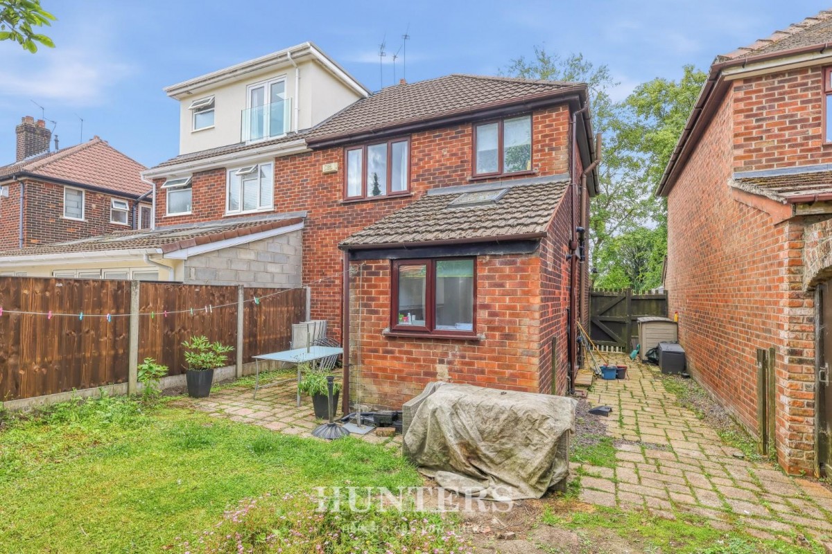 Sefton Road, Middleton M24
