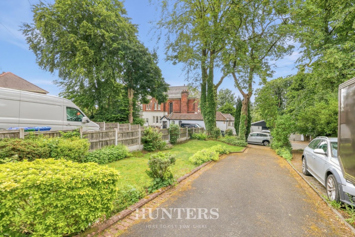 Sefton Road, Middleton M24