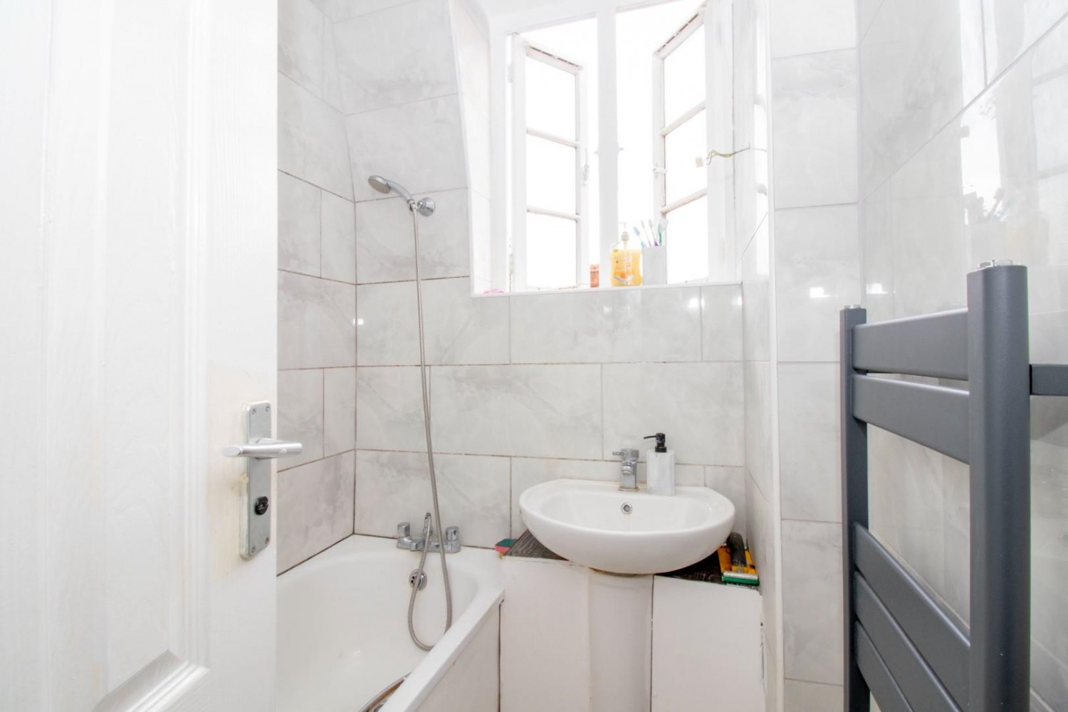 3 bedroom Flat for sale in Palissy Street, Shoreditch, E2