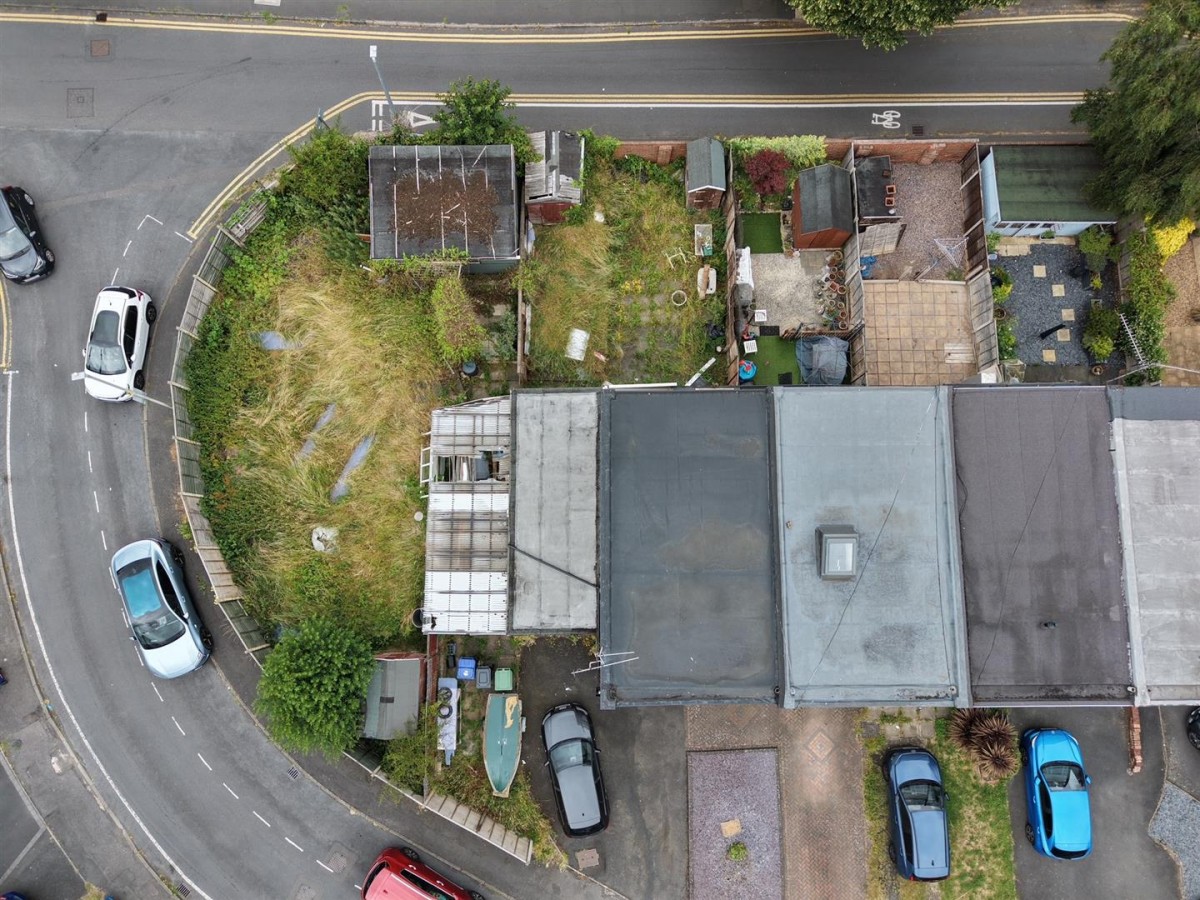 Holly Grove, Stourbridge, DY8 1UF