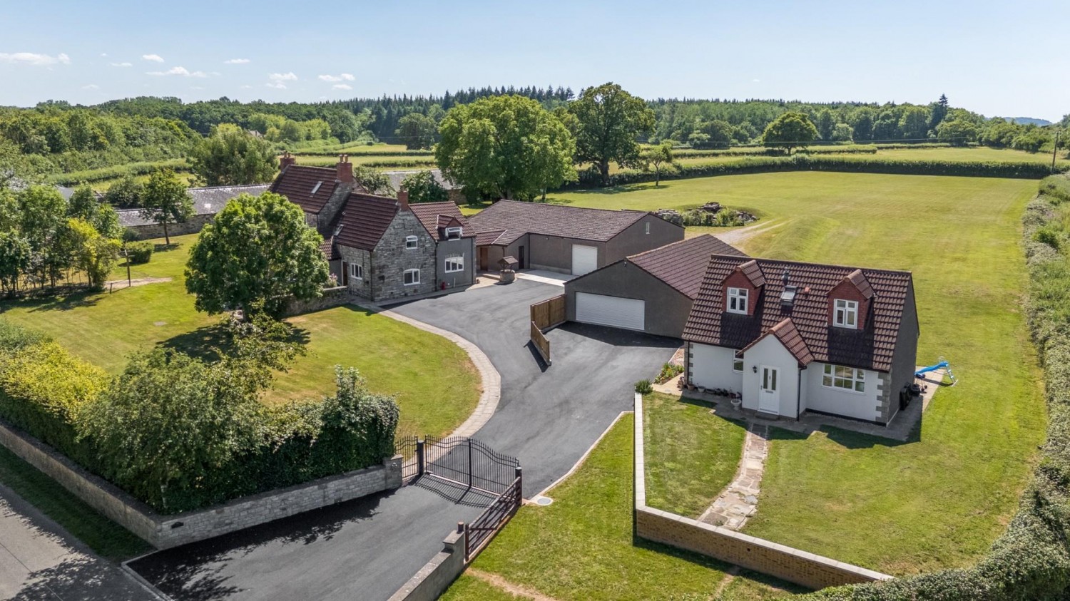 5 bedroom House for sale in Lower Wick, Dursley