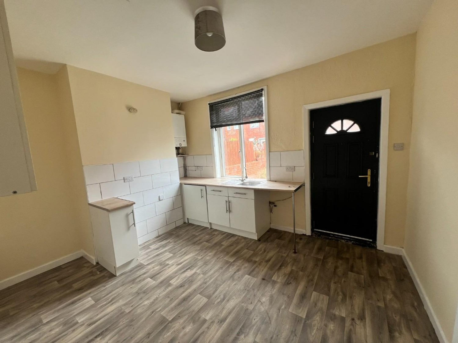 2 bedroom House to let in Cannon Street, Castleford