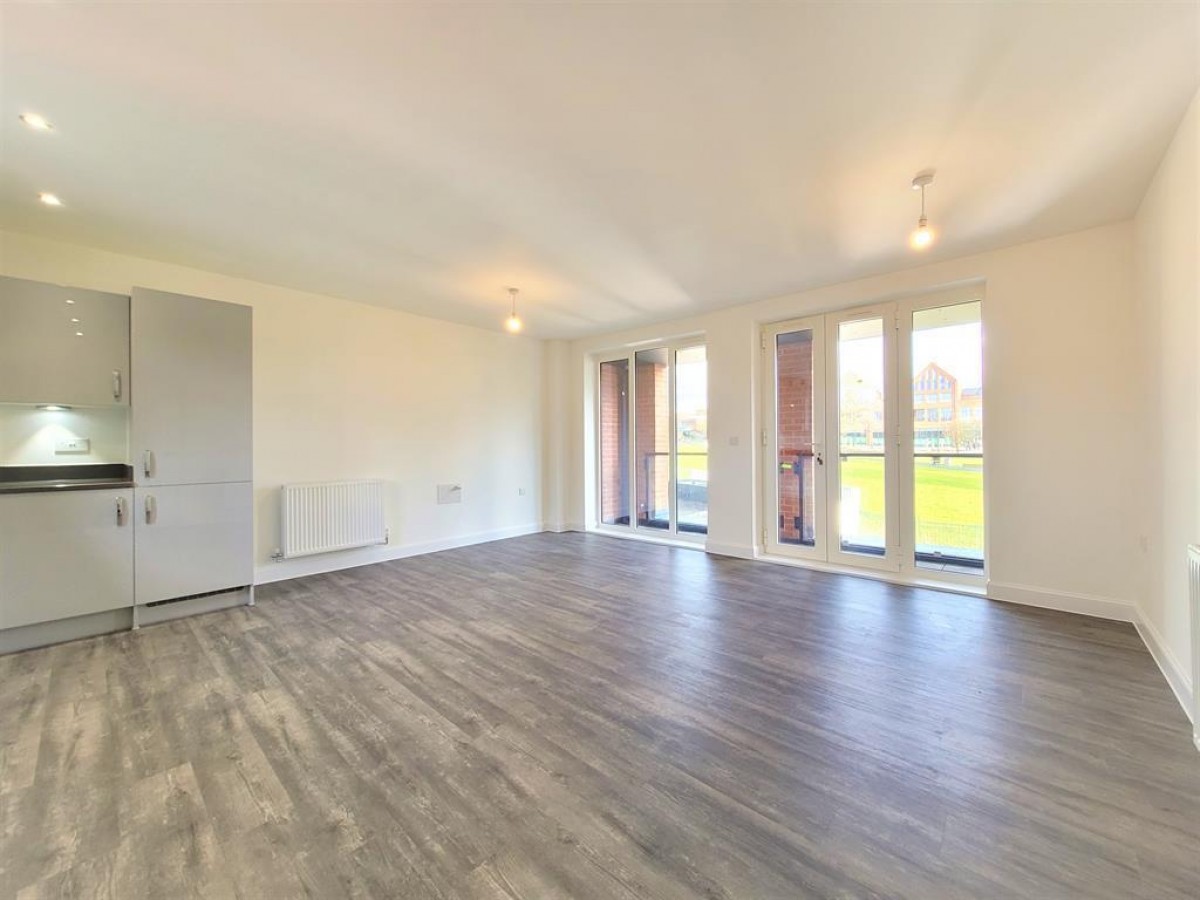 Earls Court, Earl Crescent , Wokingham, RG40 2FF
