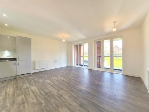 Earls Court, Earl Crescent , Wokingham, RG40 2FF