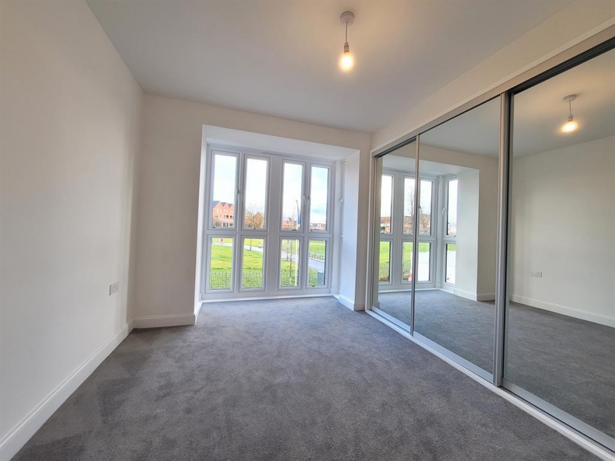 Earls Court, Earl Crescent , Wokingham, RG40 2FF