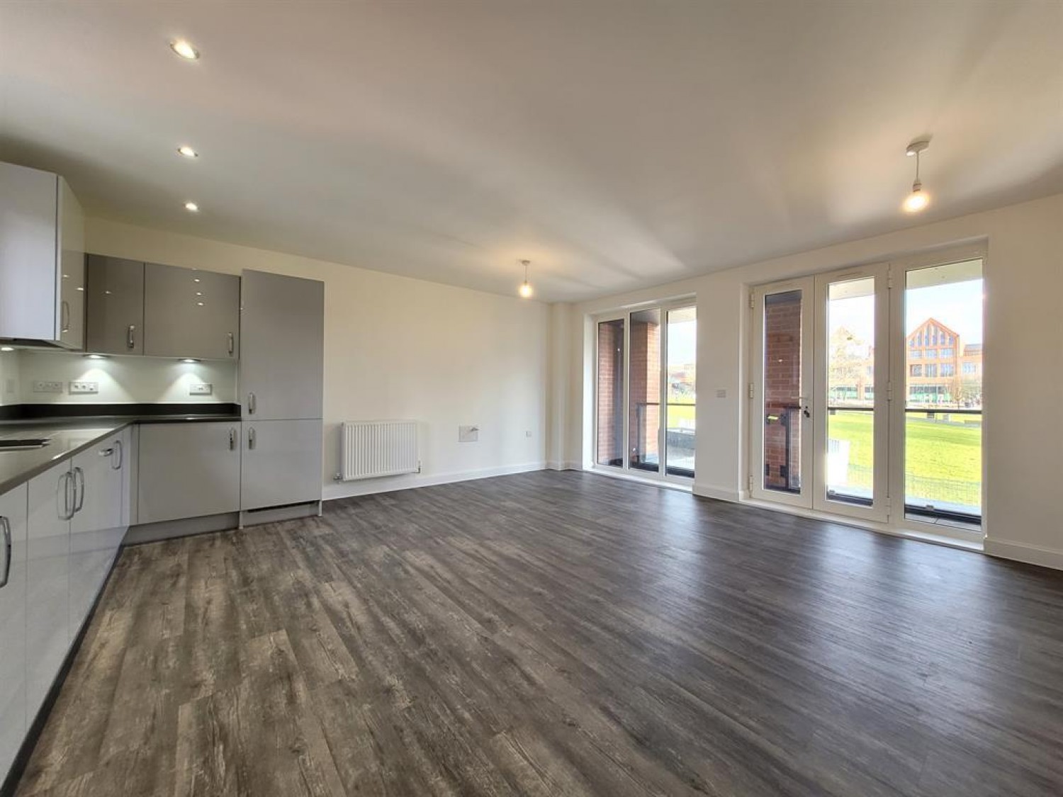 2 bedroom Flat to let in Earls Court, Earl Crescent , Wokingham, RG40 2FF