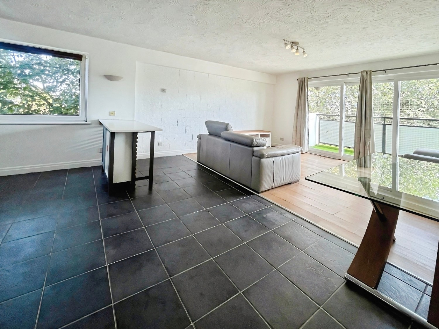2 bedroom House to let in Wheatlands, Hounslow