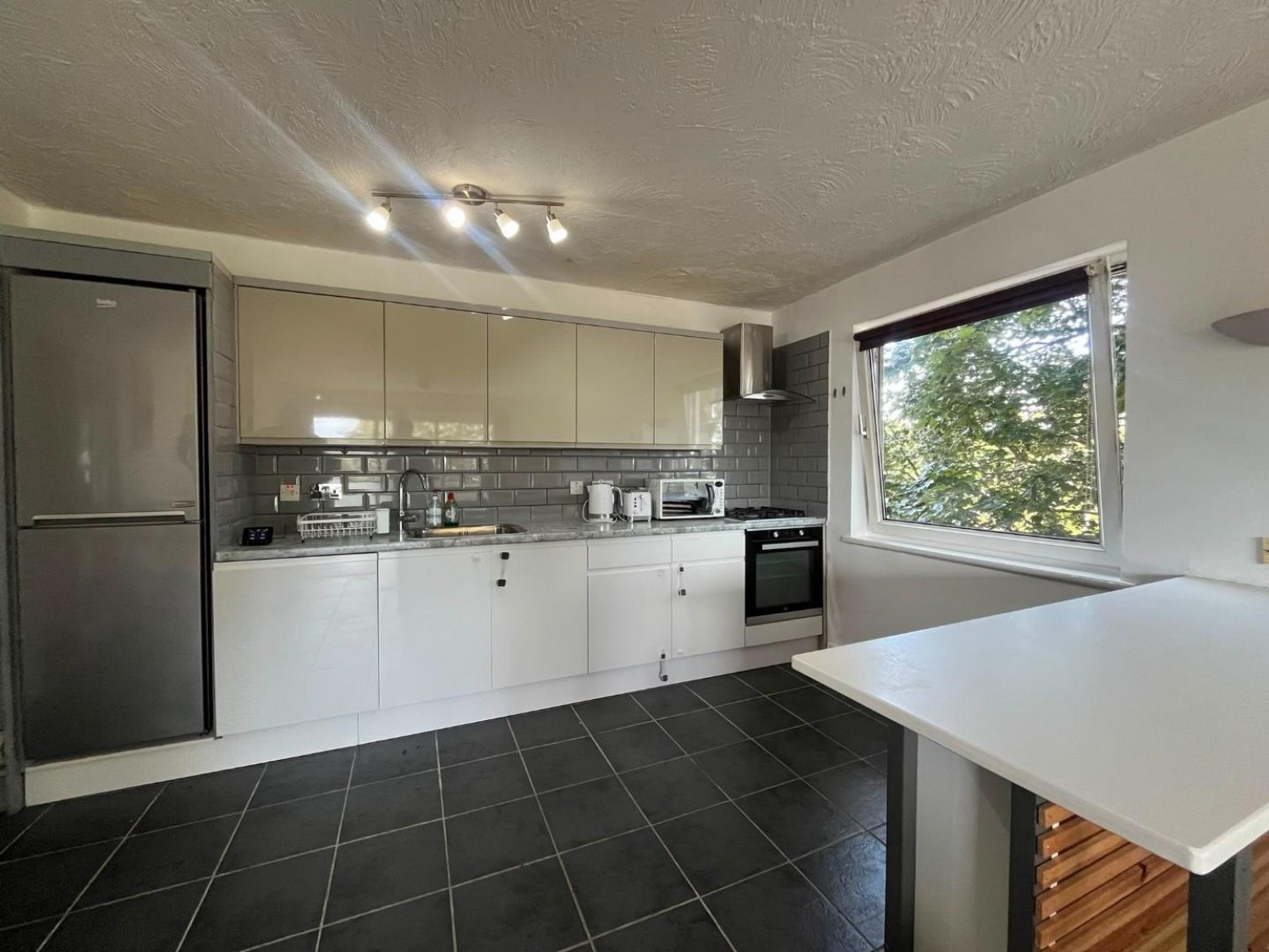 2 bedroom House to let in Wheatlands, Hounslow