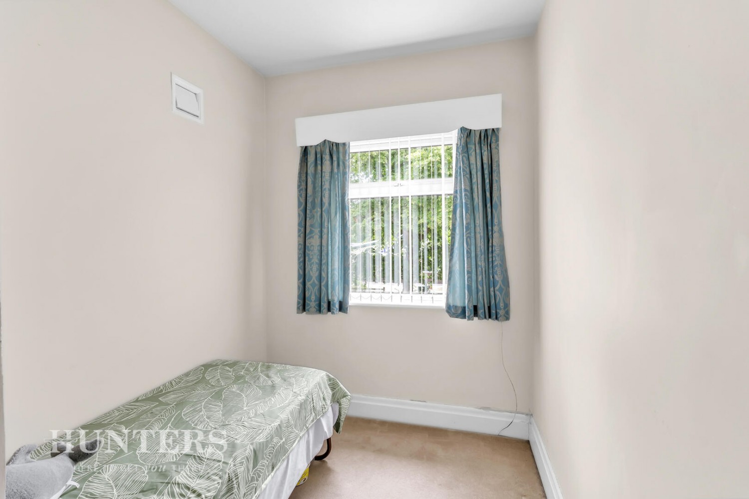 3 bedroom House for sale in Todmorden Road, Littleborough, OL15 9EB
