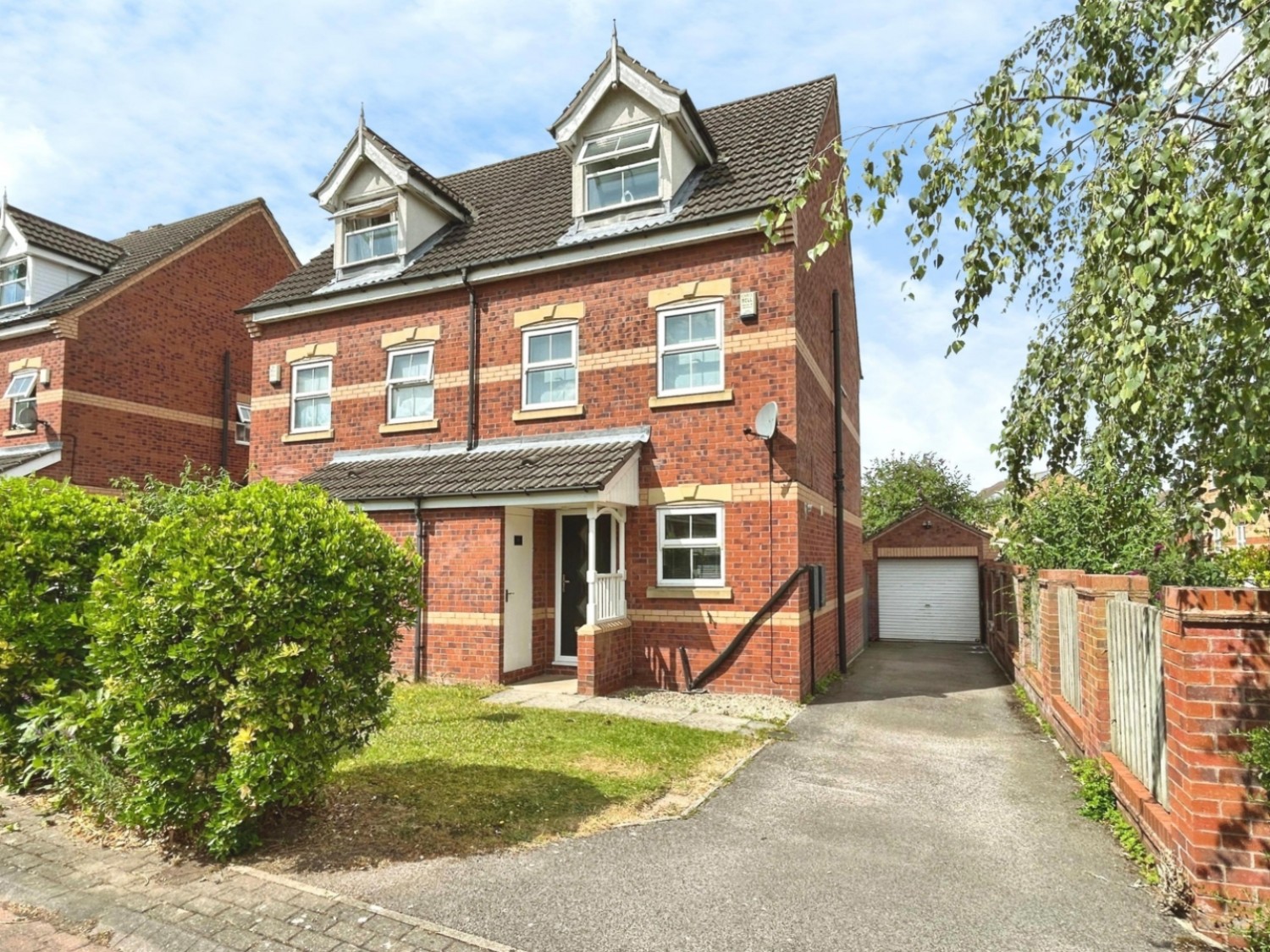 3 bedroom House for sale in Springwood Grove, Thurnscoe, Rotherham