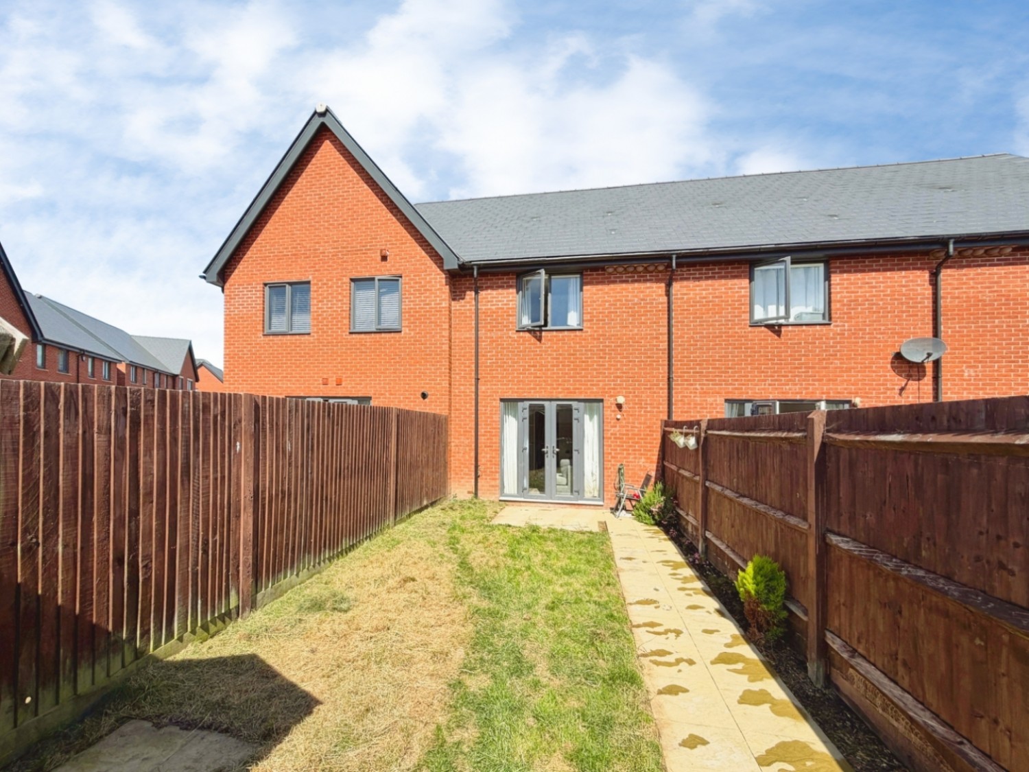 2 bedroom House for sale in Blunden Drive, Folkestone