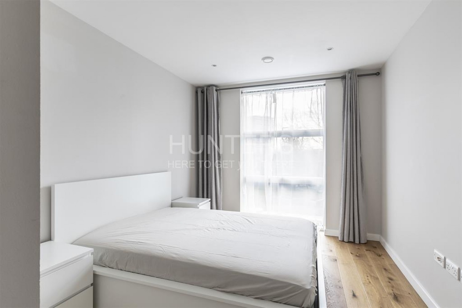 2 bedroom Flat to let in Amberley Road, London, W9