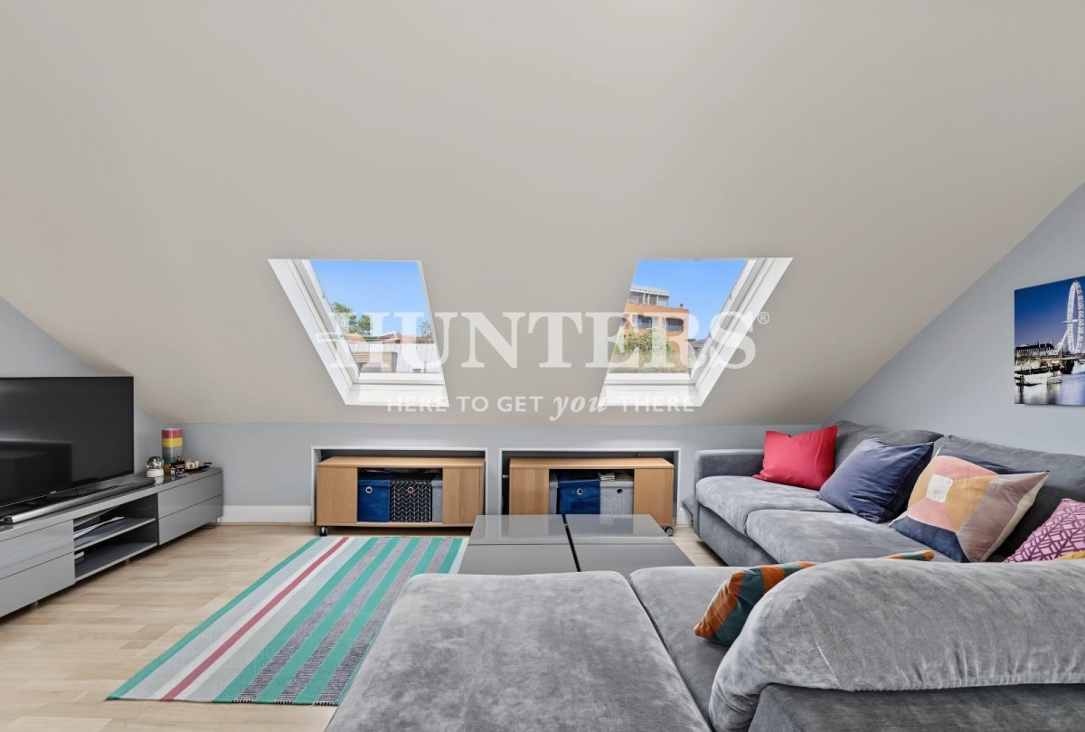 Finchley Road, London, NW3 7BL