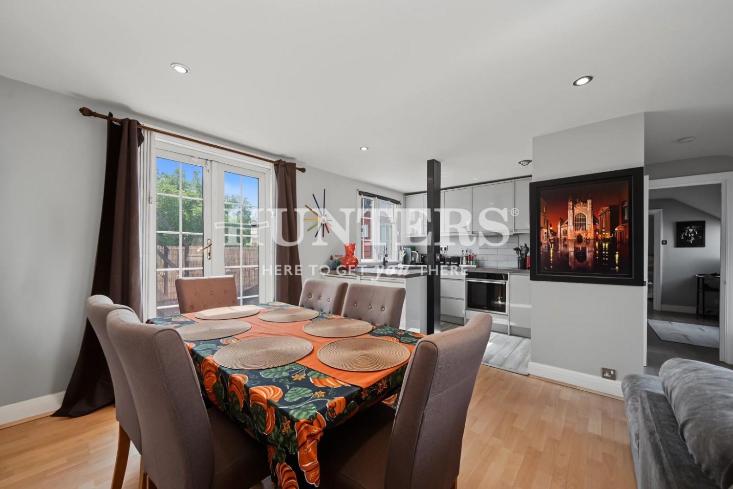 1 bedroom Flat for sale in Finchley Road, London, NW3 7BL