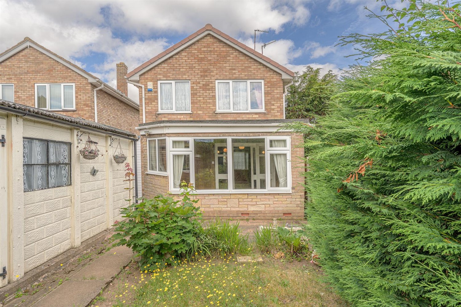3 bedroom House for sale in Hamilton Drive, Stourbridge, DY8 5EX