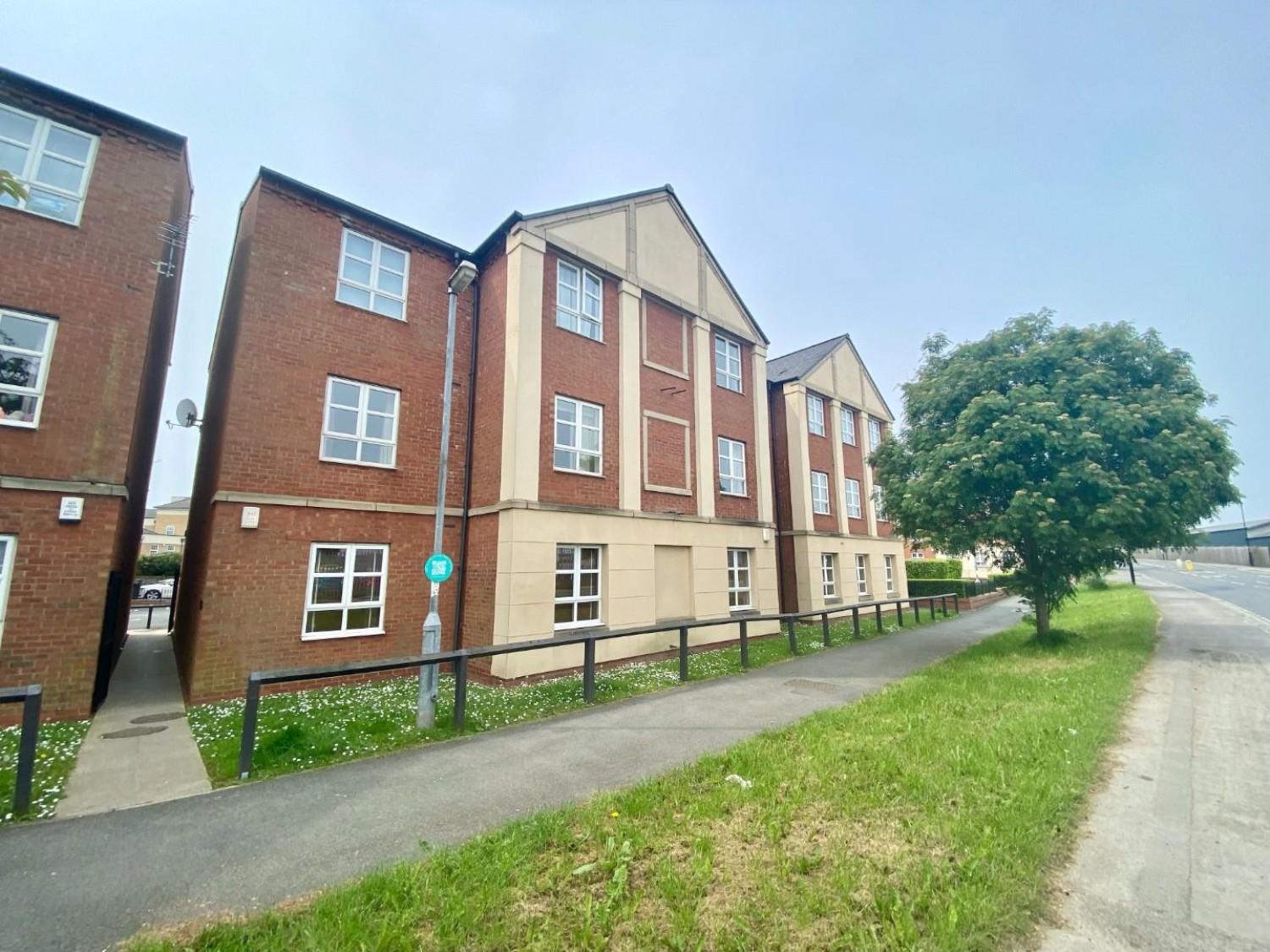 2 bedroom Flat to let in Martins Court, York