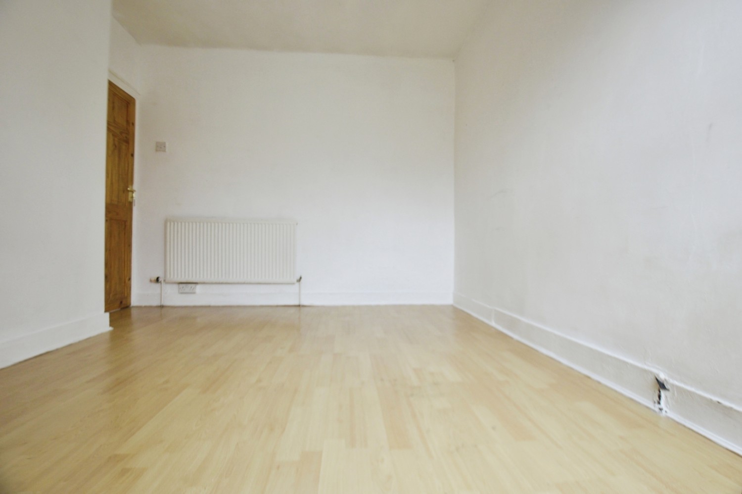 3 bedroom Flat to let in Kildare Road, London, E16