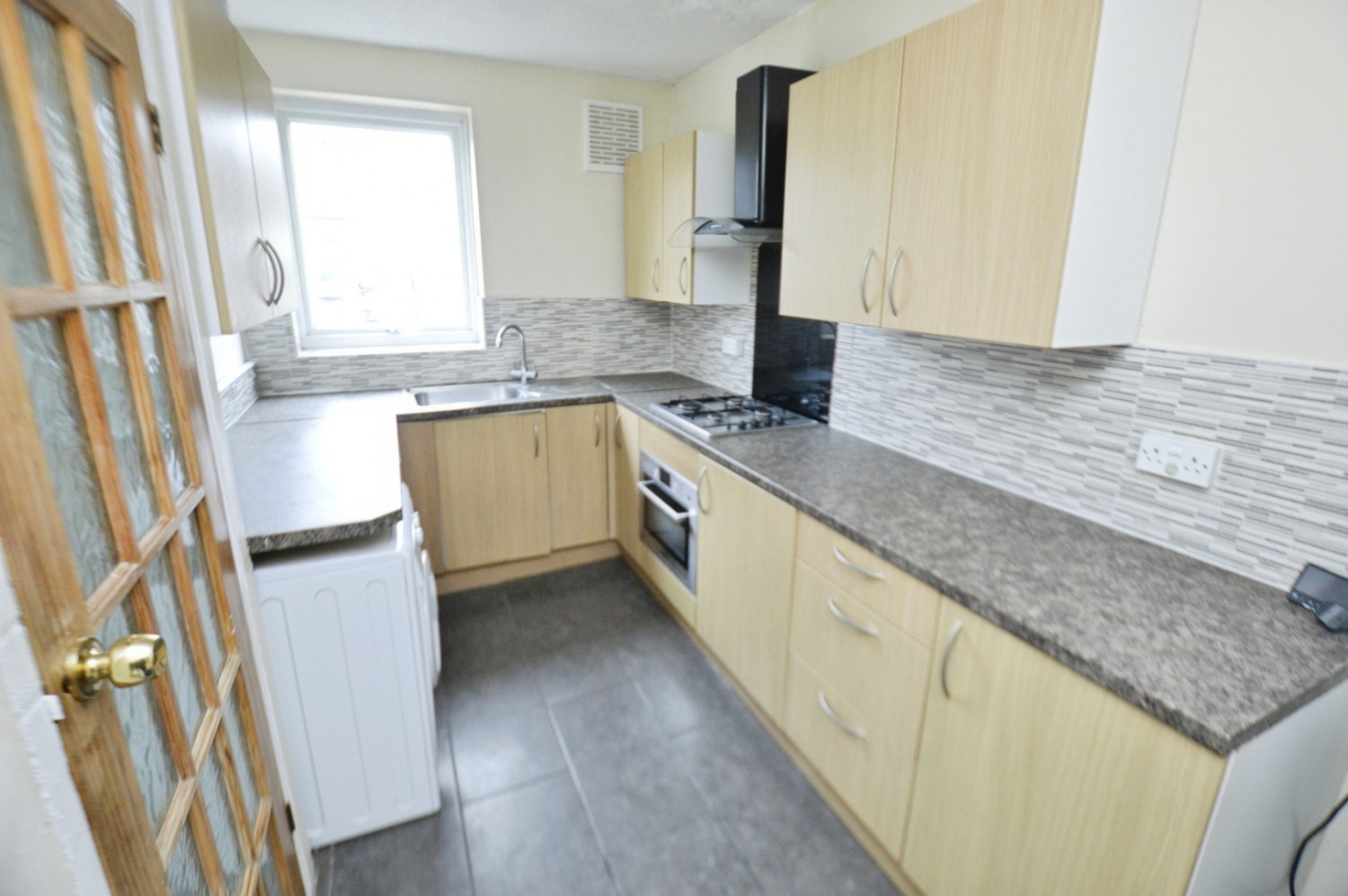 3 bedroom Flat to let in Kildare Road, London, E16