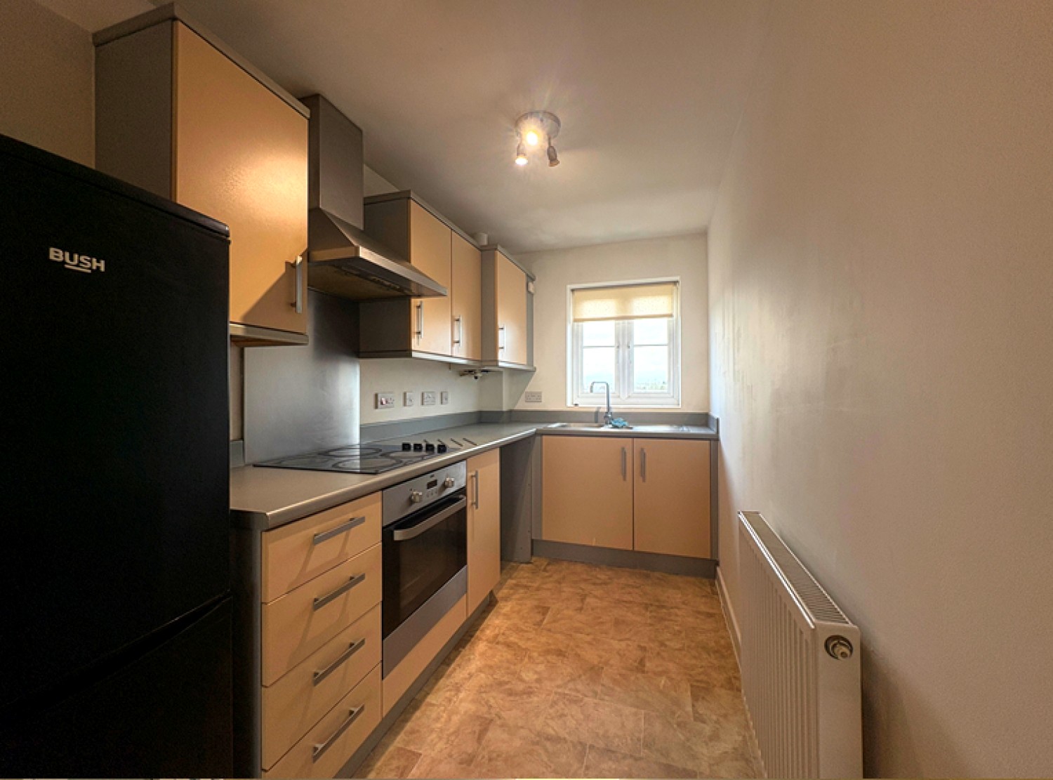 2 bedroom Flat to let in Dixon Close, Redditch, B97 6AJ
