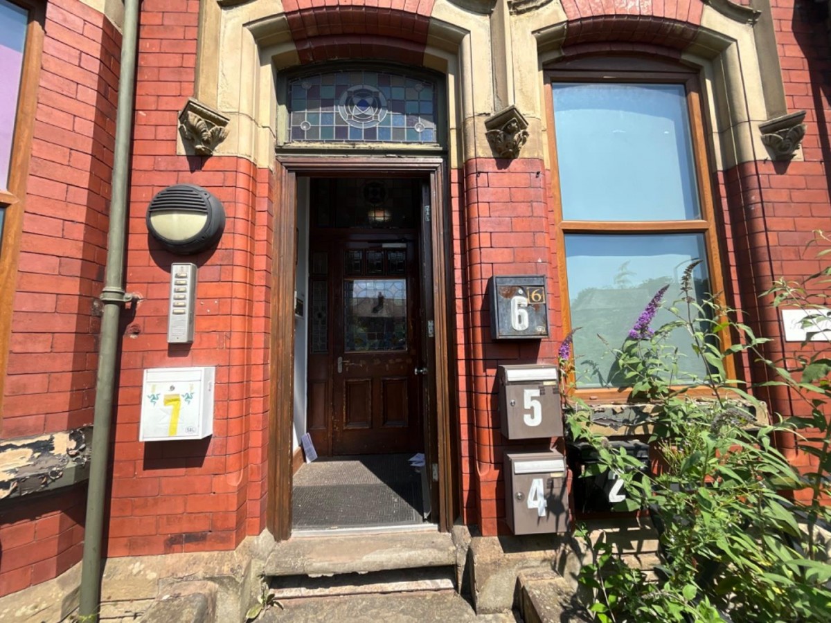 Flat 5, Thompson Cross, Stamford Street, Stalybridge