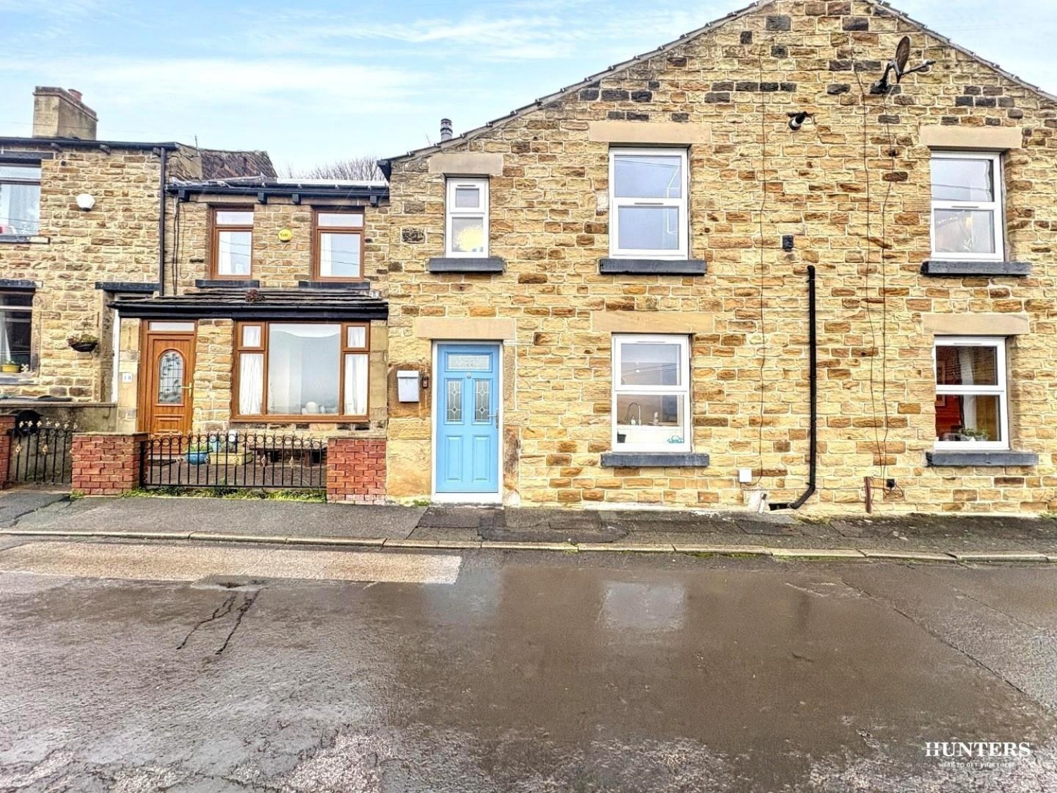 2 bedroom House for sale in High Street, Thornhill, Dewsbury