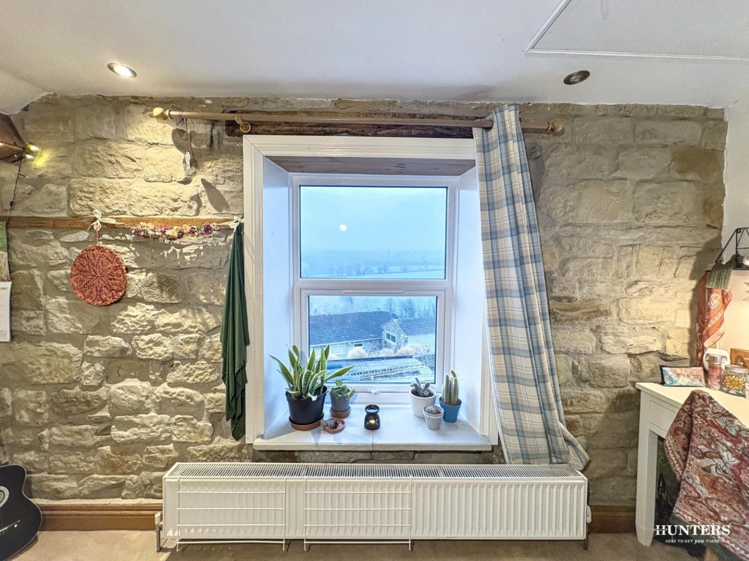 2 bedroom House for sale in High Street, Thornhill, Dewsbury