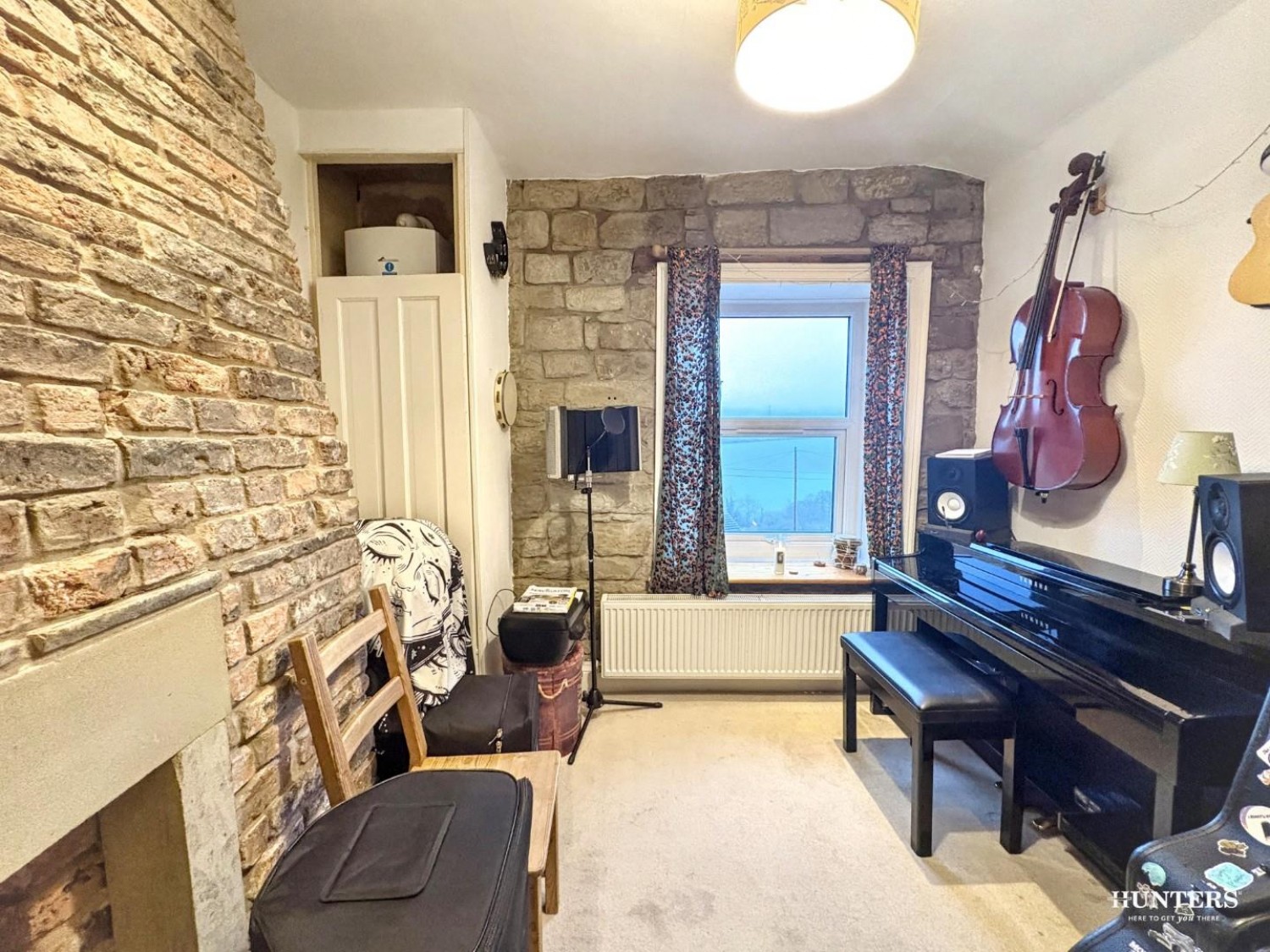 2 bedroom House for sale in High Street, Thornhill, Dewsbury