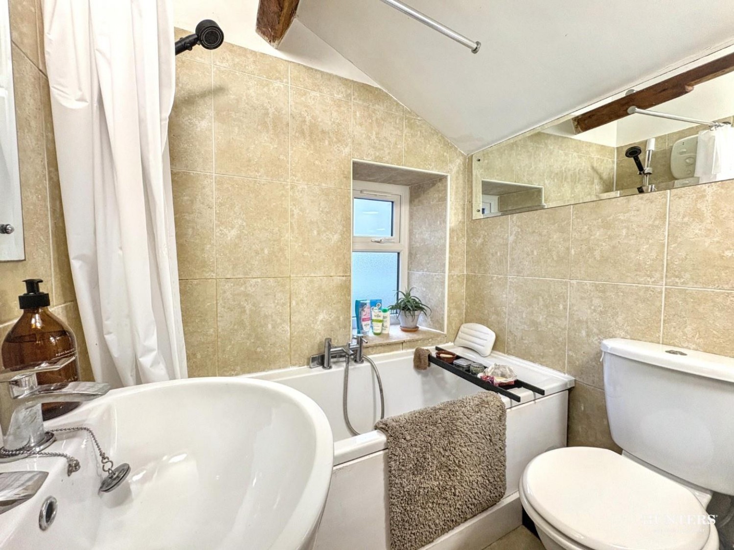 2 bedroom House for sale in High Street, Thornhill, Dewsbury