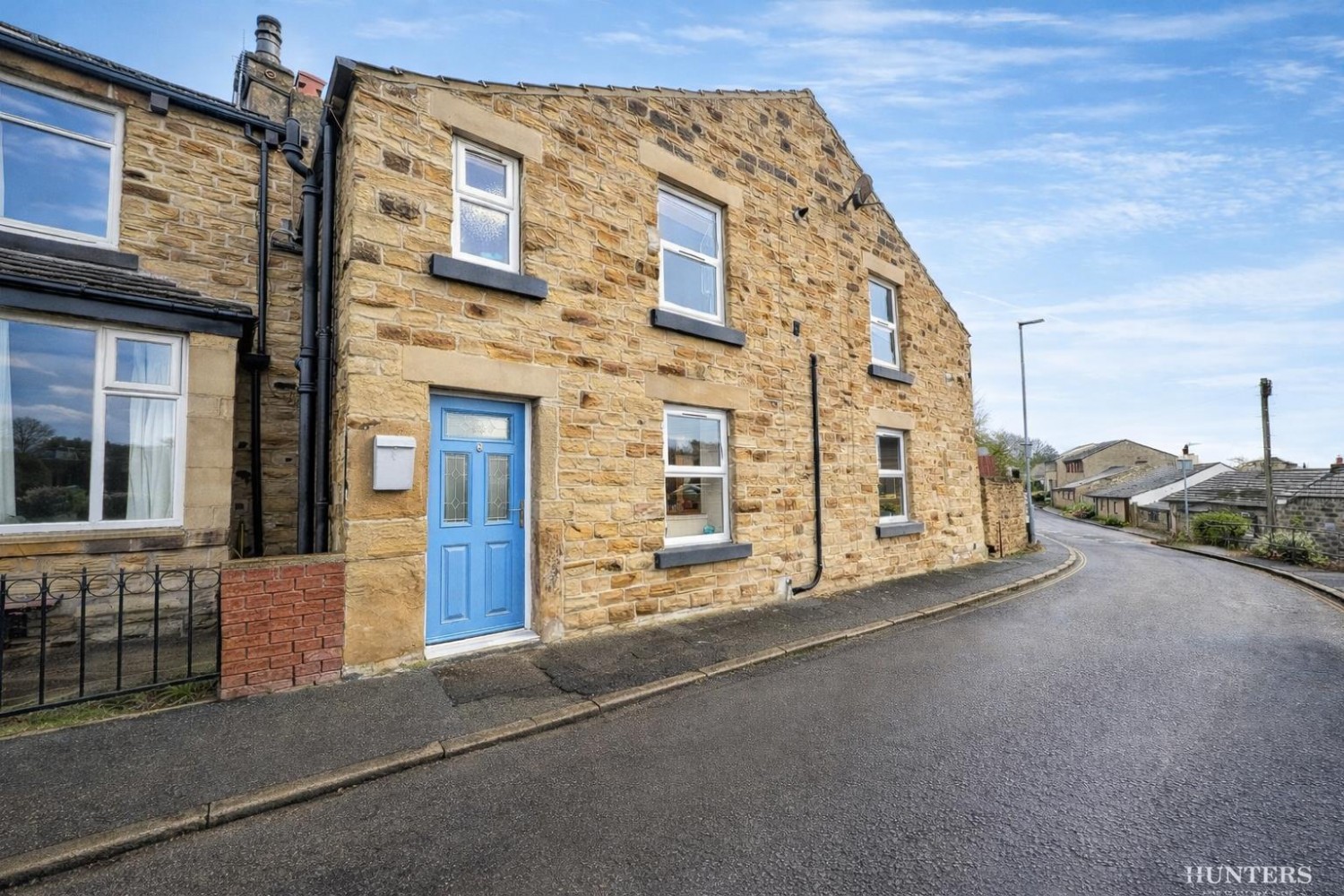 2 bedroom House for sale in High Street, Thornhill, Dewsbury