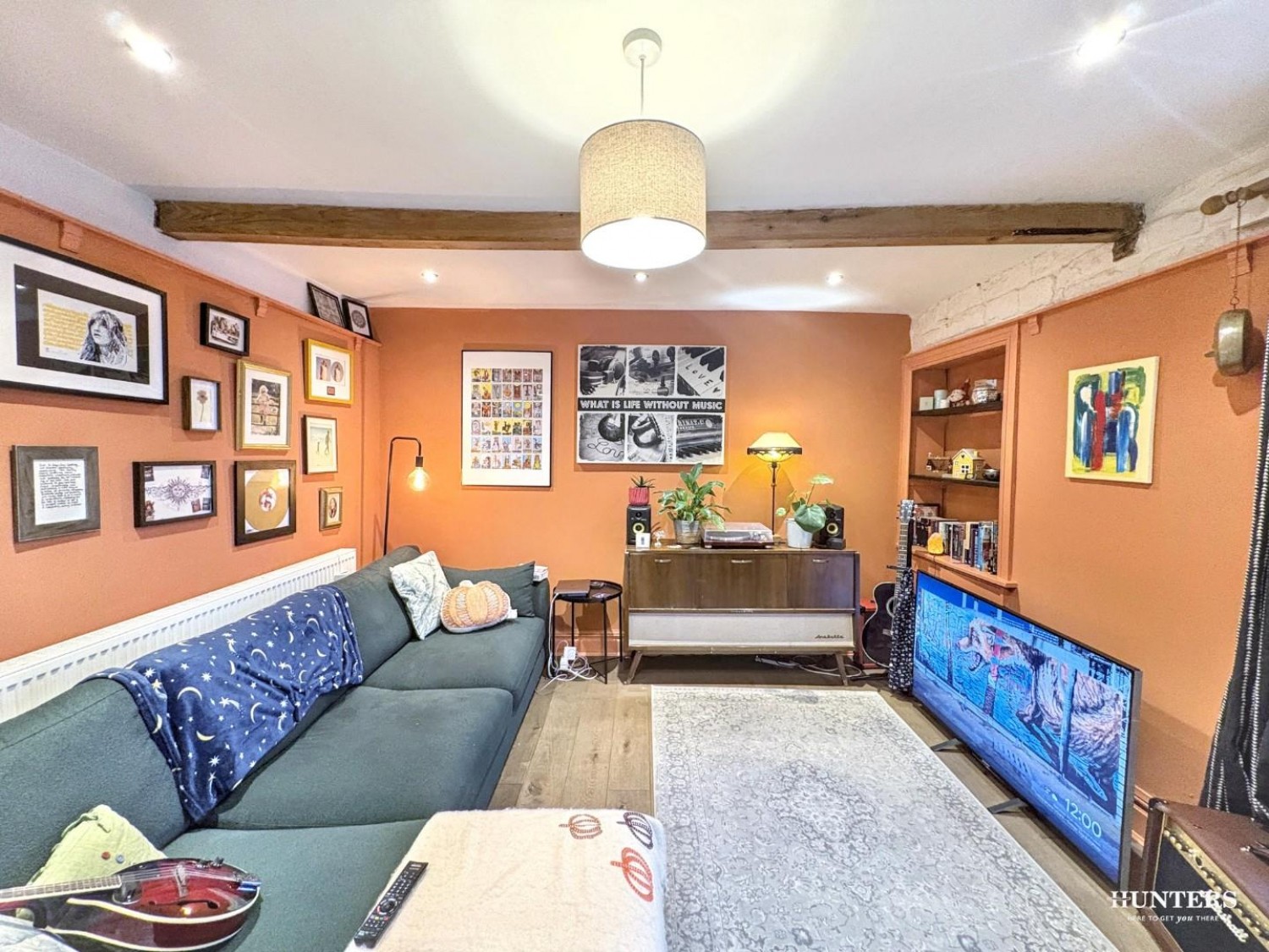 2 bedroom House for sale in High Street, Thornhill, Dewsbury