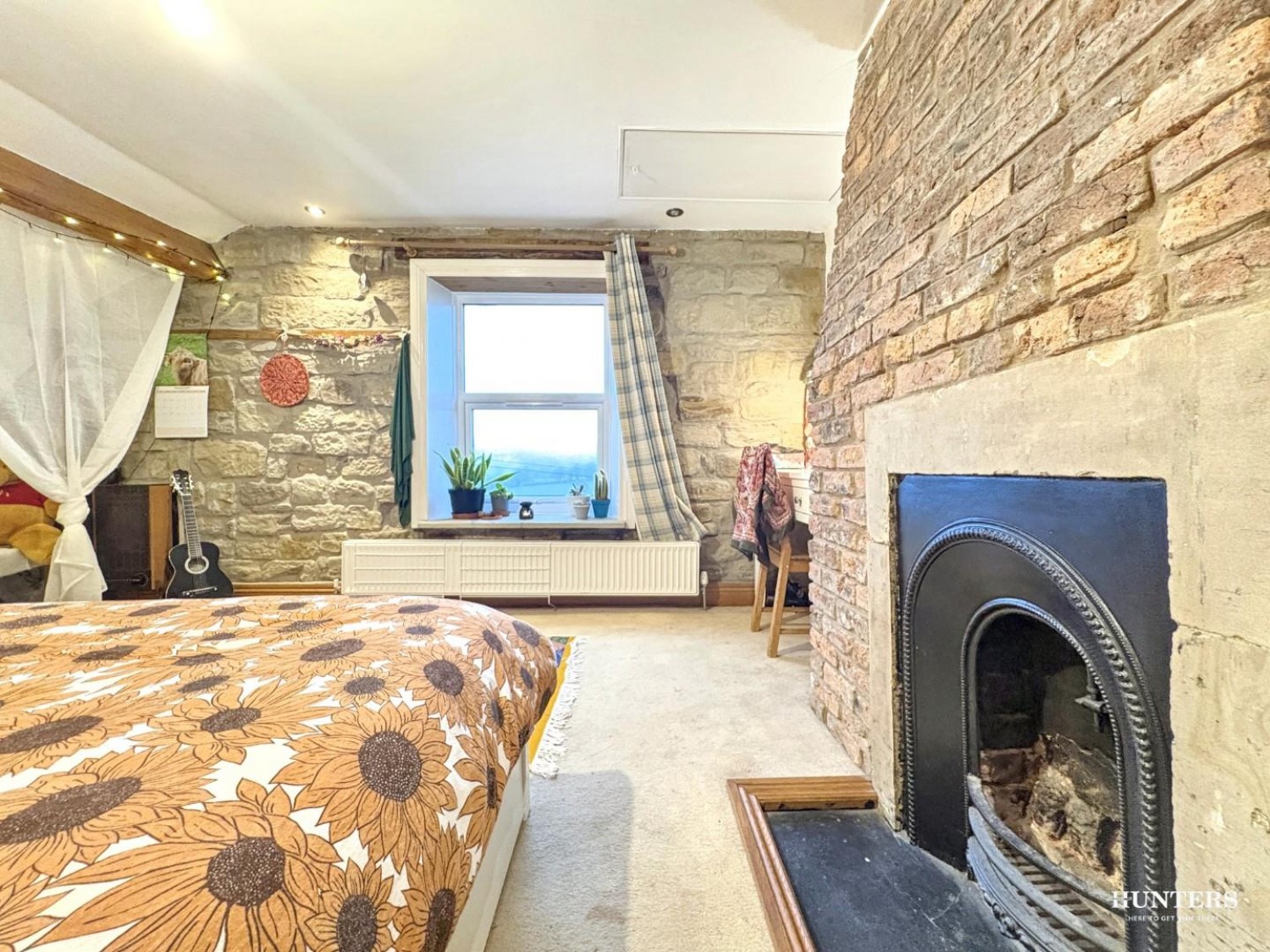 2 bedroom House for sale in High Street, Thornhill, Dewsbury