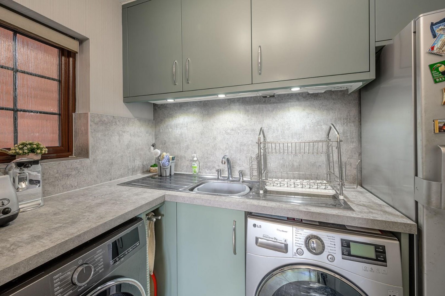 5 bedroom House for sale in Roper Way, Dudley