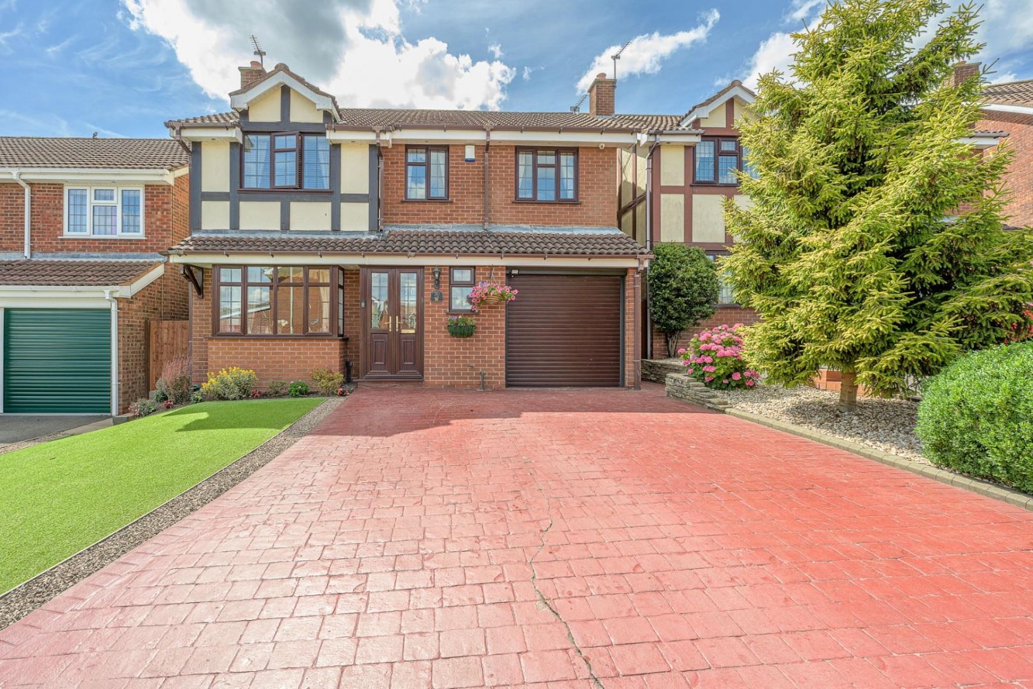 5 bedroom House for sale in Roper Way, Dudley