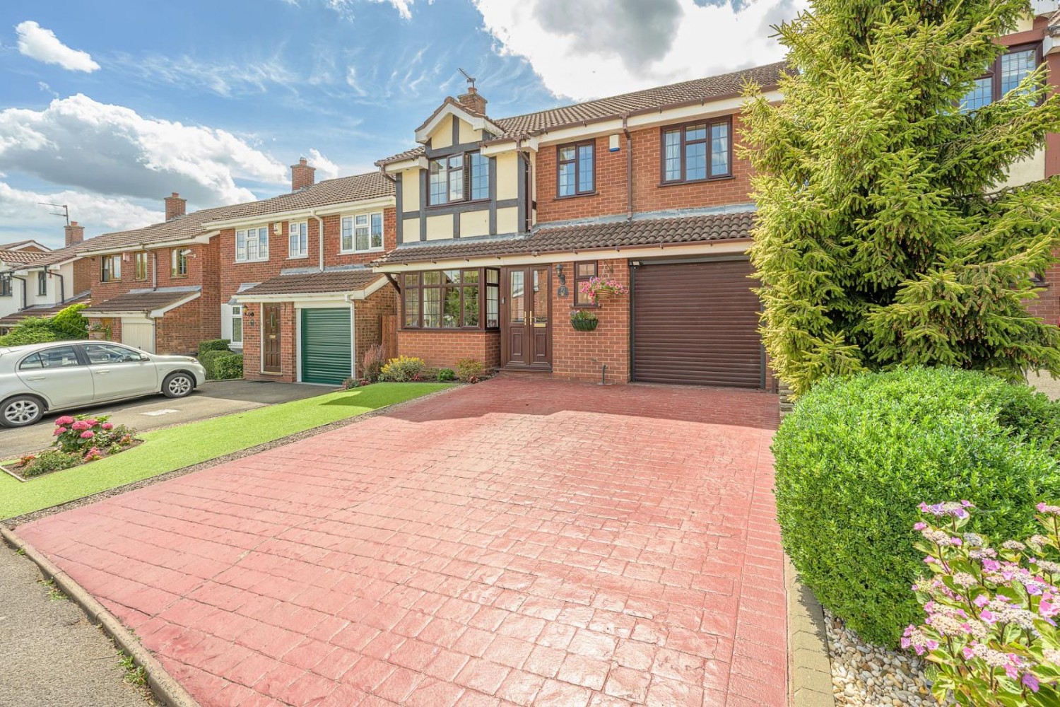 5 bedroom House for sale in Roper Way, Dudley