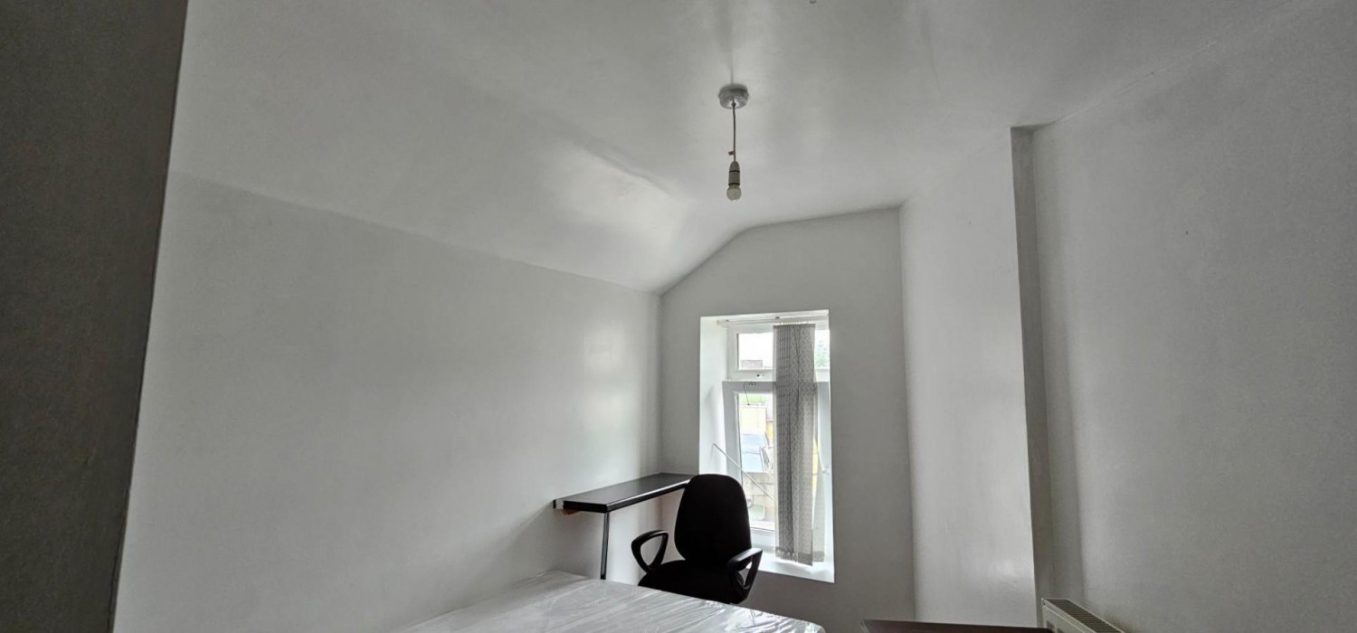 0 bedroom House to let in Brook Street, Pontypridd