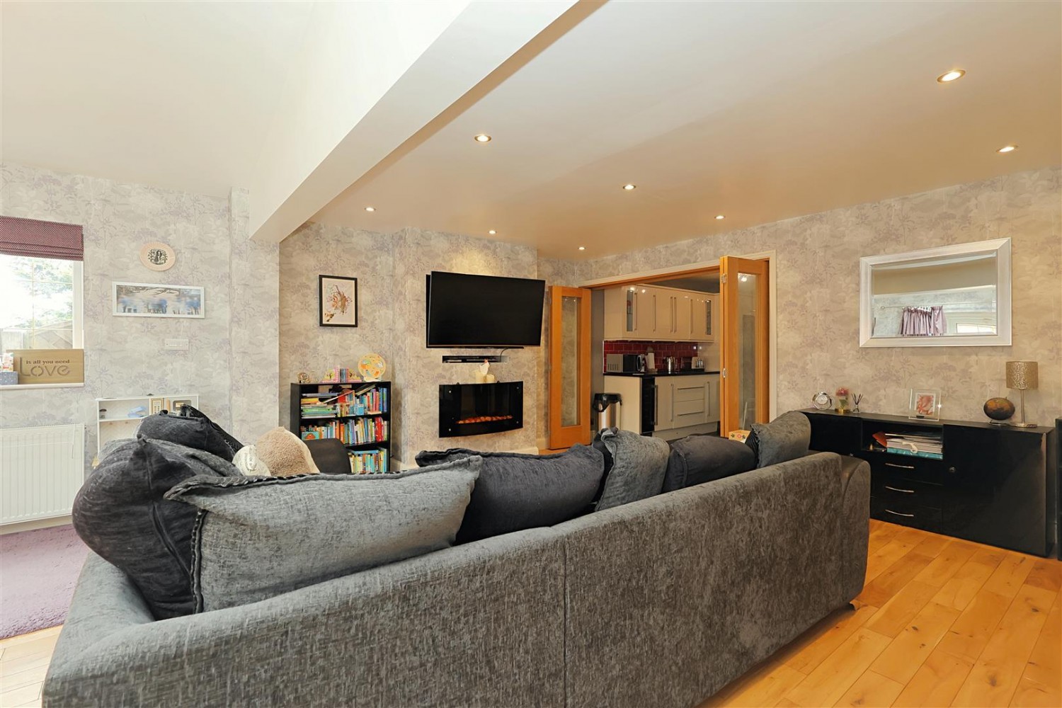 3 bedroom House for sale in Whitehall Road, Farnley, LS12