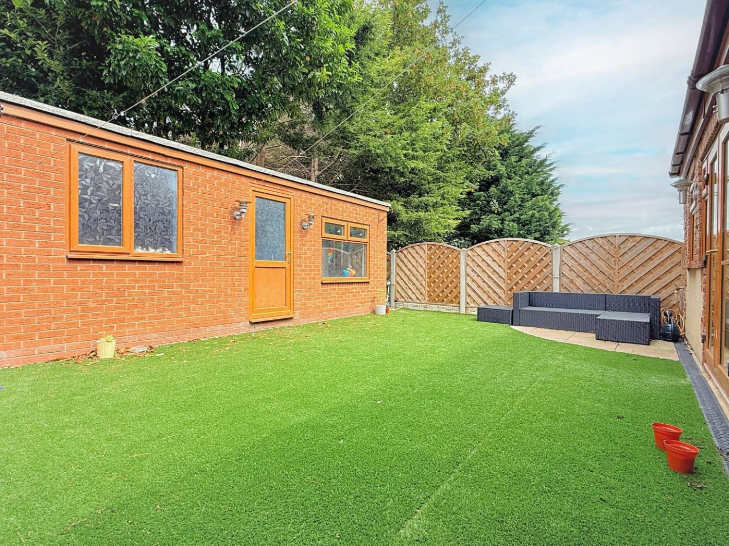 3 bedroom House for sale in Whitehall Road, Farnley, LS12