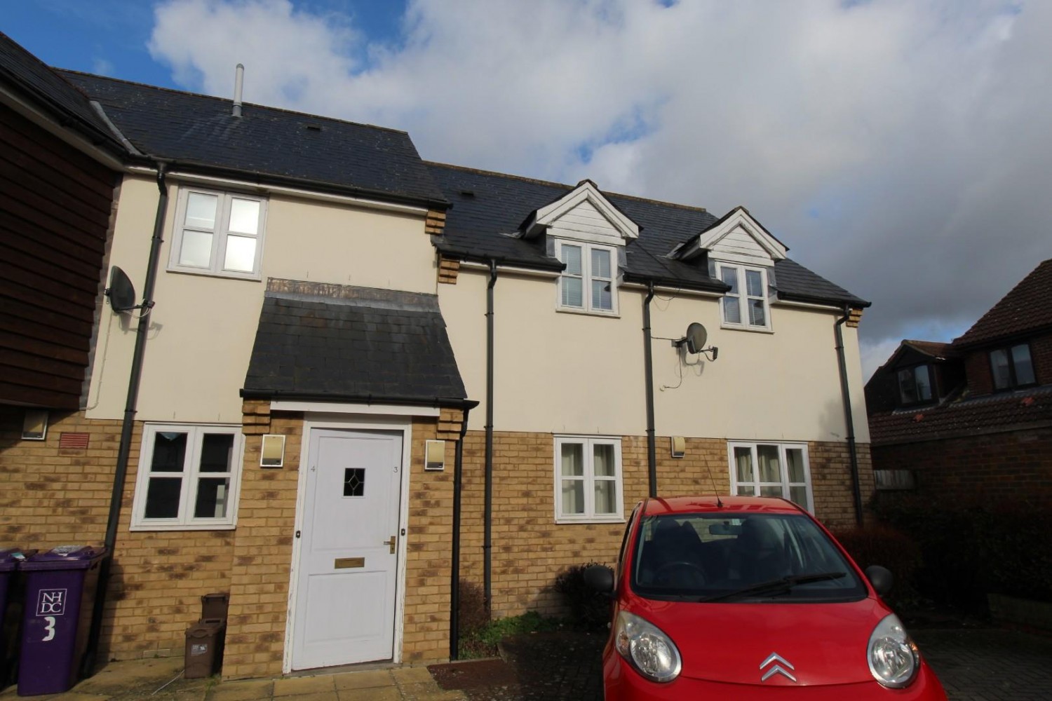 2 bedroom Flat to let in Steed Yard, Brewery Lane, Baldock, Herts, SG7 5BH