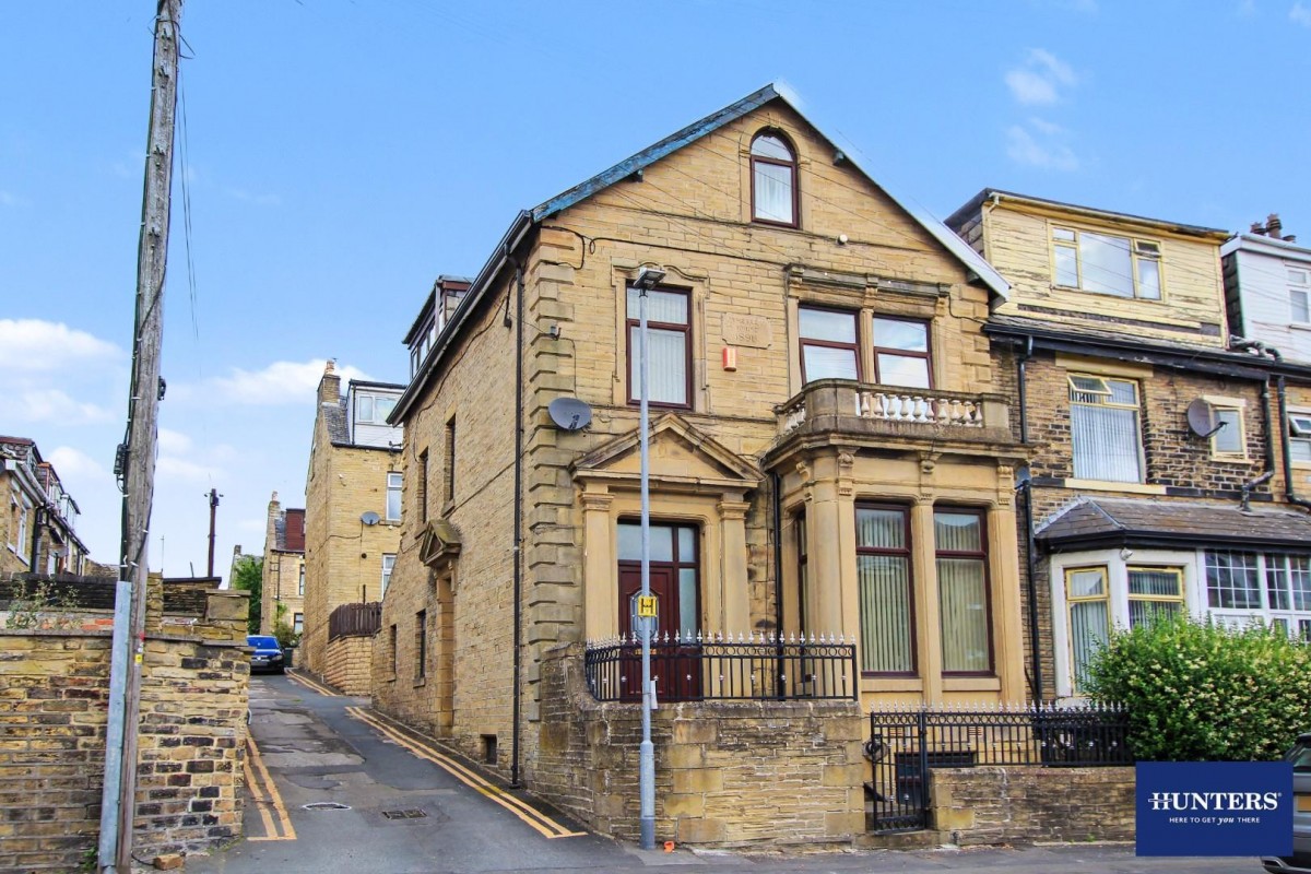 Arnold Place Bradford, West Yorkshire, BD8 8NH